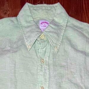 Brooks Brothers linen button down green sport shirt.